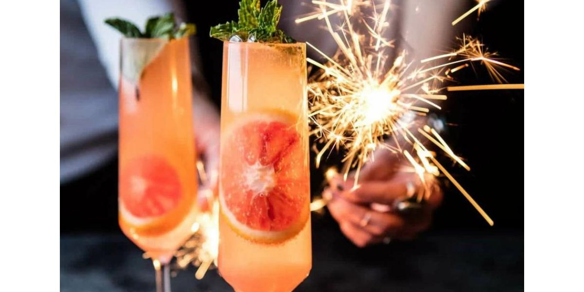 Новогодние коктейли 2024: топовые напитки для незабвенных вечеринок