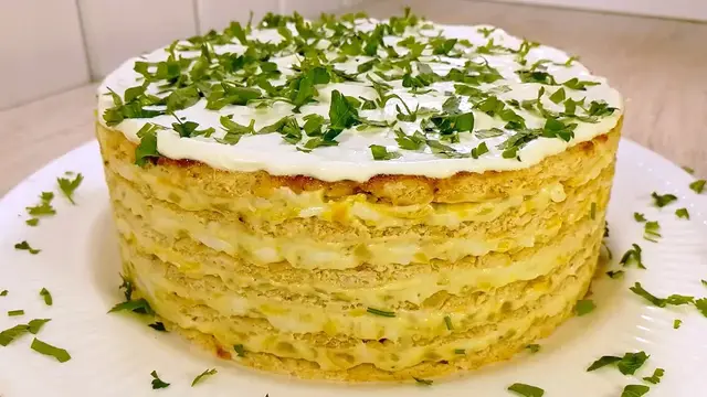 Закусочный торт из куриной грудки и плавленого сыра