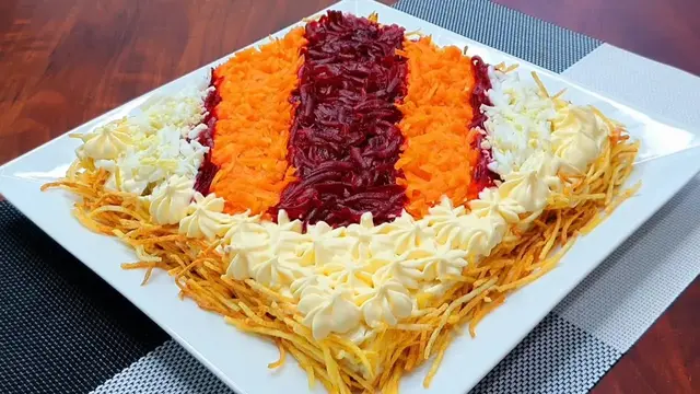 Очень вкусный салат на Новый год