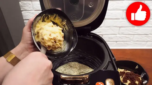 Воздушный кекс в мультиварке с изюмом и орехами