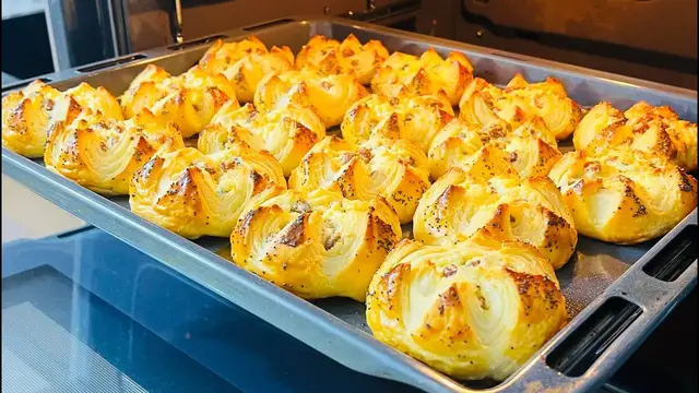 Булочки с творогом и изюмом