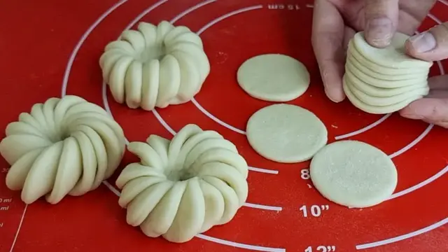 Мягкие и пышные булочки к чаю
