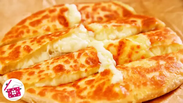 Сырно-картофельный хлеб, запеченный на сковороде