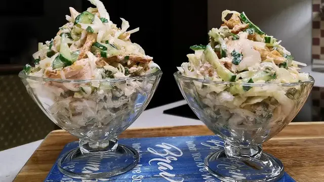 Очень вкусный и яркий салат с грузинской заправкой