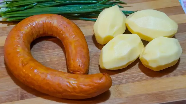 Запеканка из картошки и колбасы