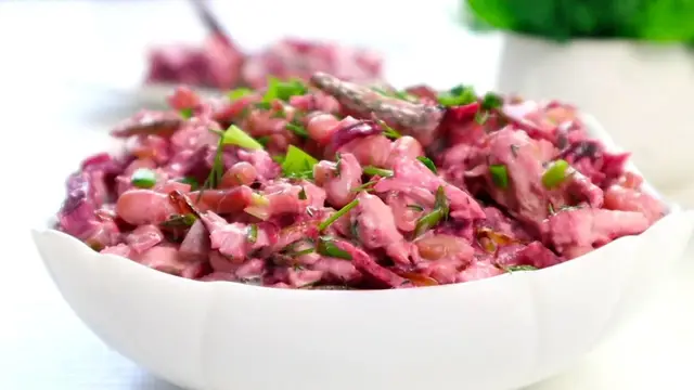 Обалденный салат со свеклой и курицей