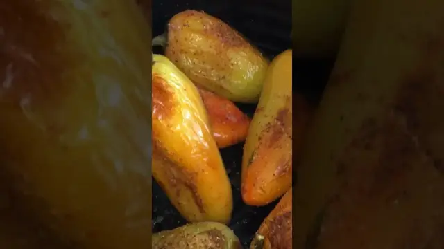 Запечённый перец с соусом