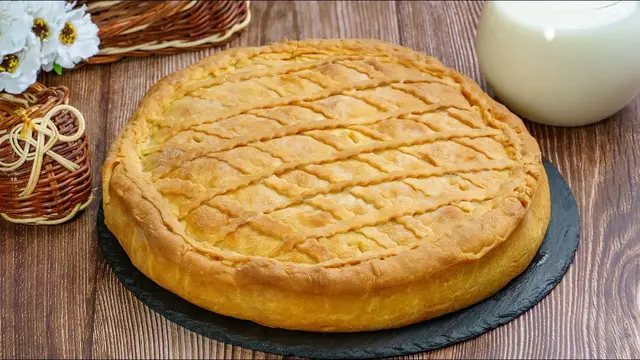 Пирог с фаршем и картофелем