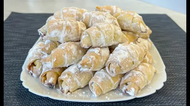 Рогалики на сметане со сгущенкой