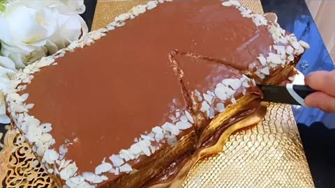 Большой торт на праздничный стол