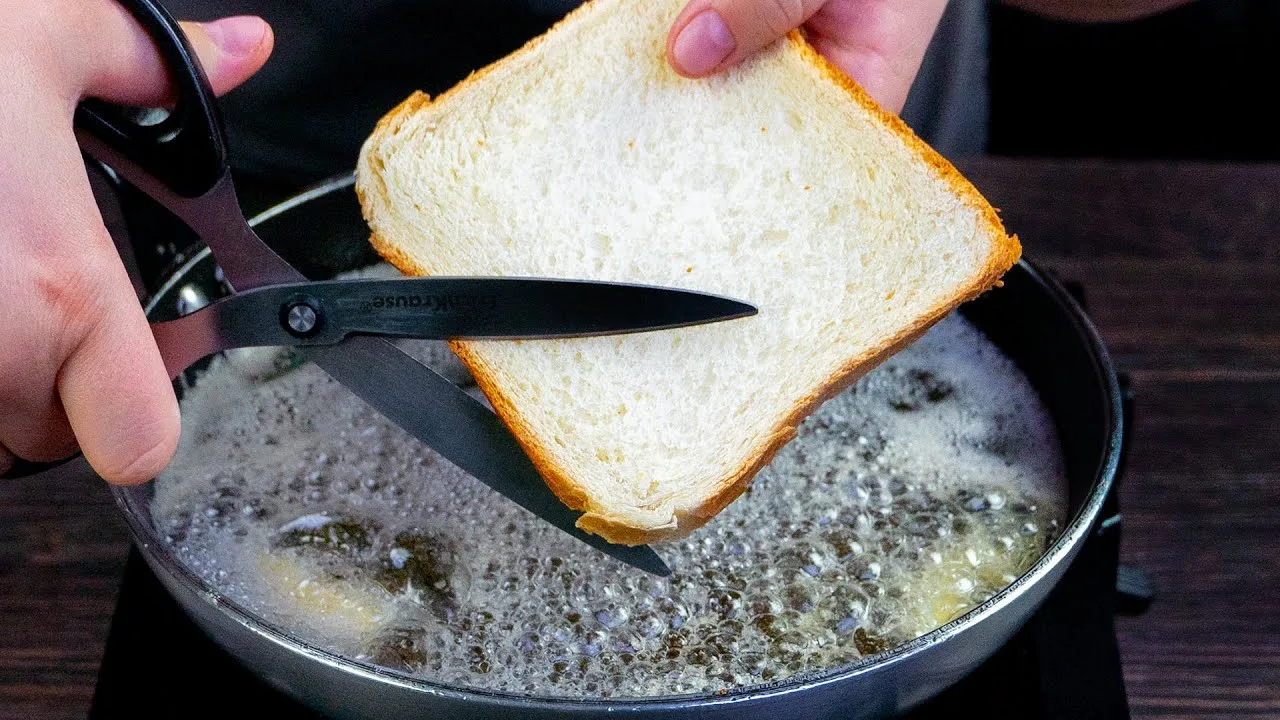 Горячие бутерброды с ветчиной, сыром и чесночным соусом