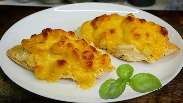 Курица с ананасом