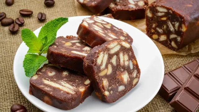 Шоколадная колбаска со сгущёнкой