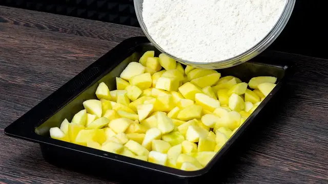 Вкусная выпечка с яблоками