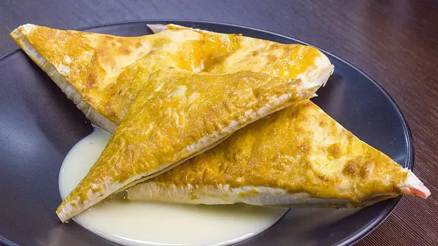 Конвертики с клубникой и бананом