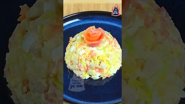 Праздничный салат с форелью и шампиньонами 