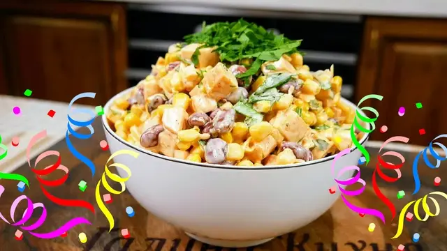 Праздничный салат с фасолью и курицей
