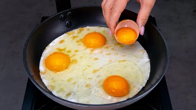 Глазунья на лаваше на завтрак