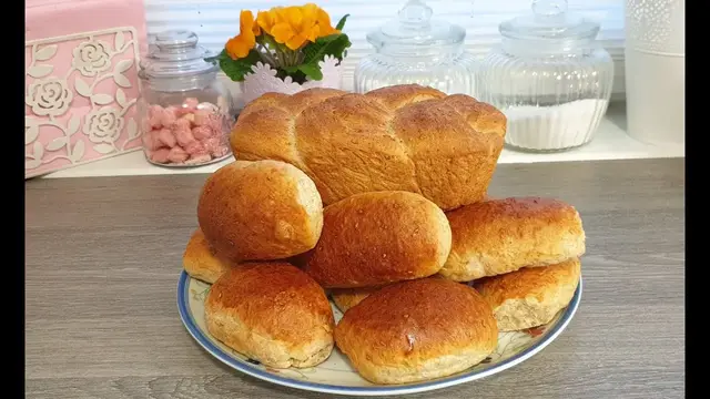 Домашние хлеб и булочки