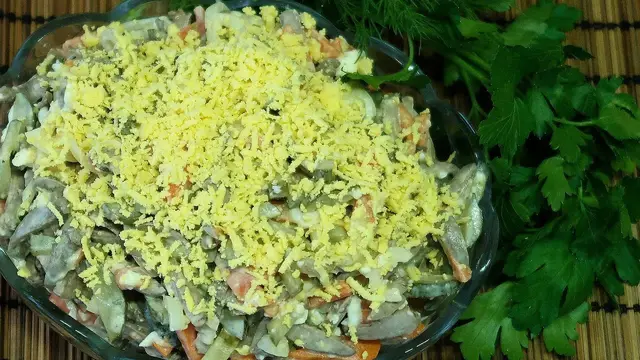 Салат с куриными сердечками на праздничный стол