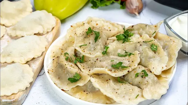 Нежные вареники с фаршем и баклажанами