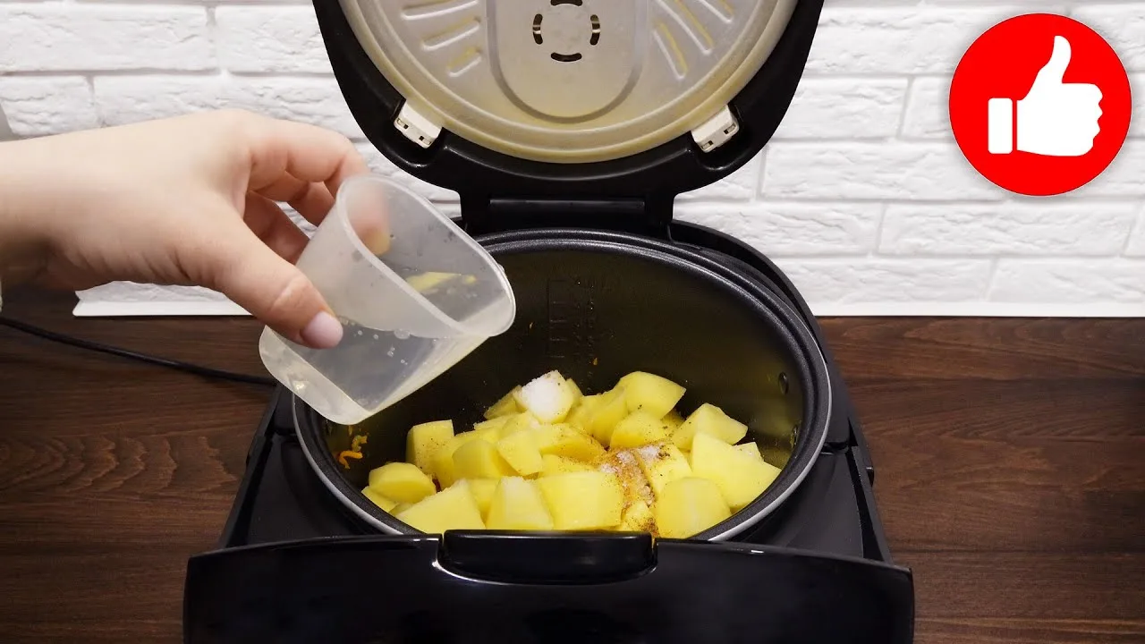 Рагу из свинины с картошкой в мультиварке
