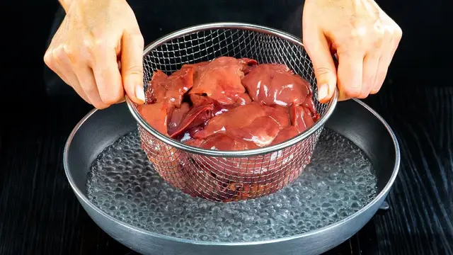 Запеканка из куриной печени с овощами и сыром