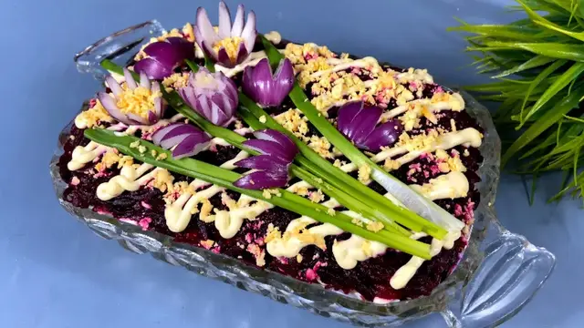 Вкусный салат со скумбрией