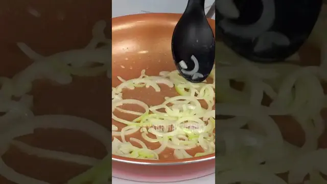 Салат с жареными огурцами