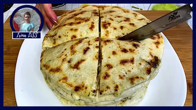 Простые лепешки с картошкой на сковородке