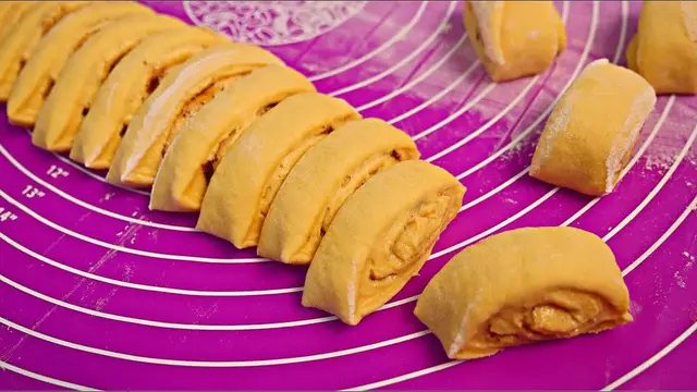 Пышные пирожки на кефире
