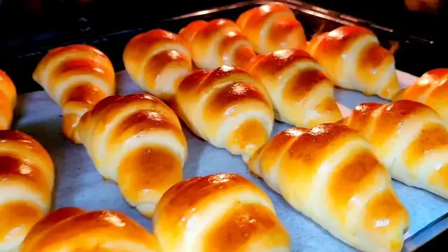 Пышные булочки с шоколадом в духовке