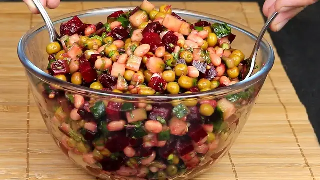 Полезный салат со свёклой