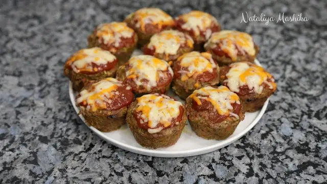 Веселые маффины из овощей и мяса