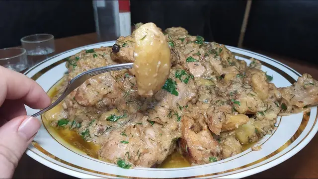 Картошка тушеная с курицей