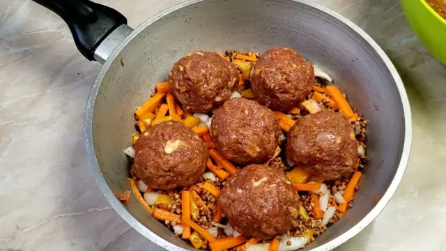 Вкусная гречка и тефтели на ужин
