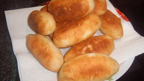 Вкусные пирожки с картошкой и сосисками
