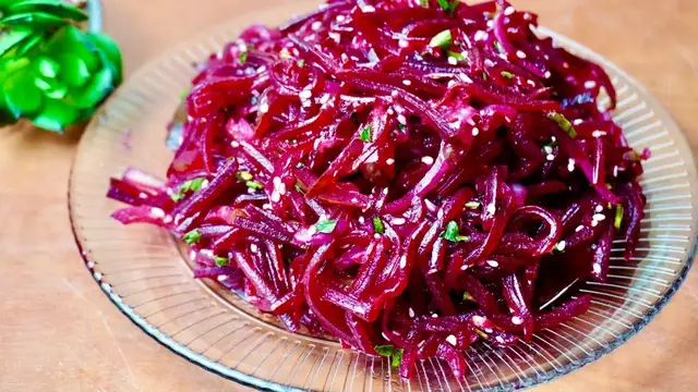 Простой салат из свеклы на каждый день