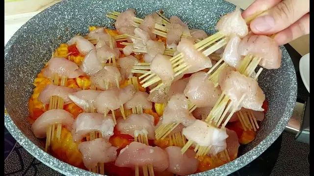 Куриные шашлычки на сковородке