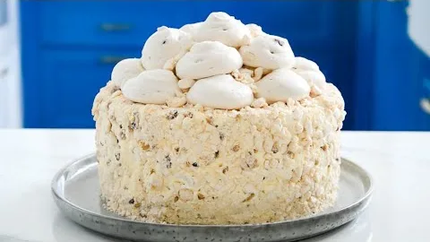 Торт с орехами и крем шарлотт