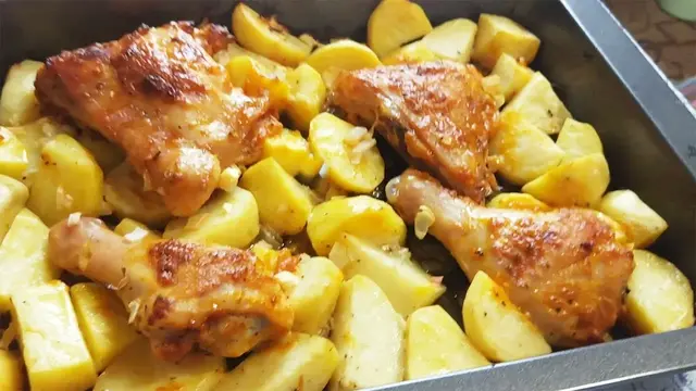 Курица с картошкой в духовке 