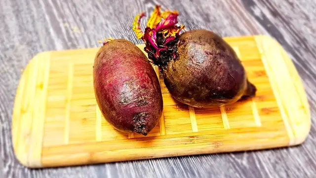 Салат со свёклой и селёдкой 