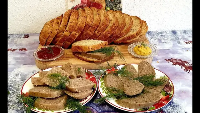 Домашняя ливерная колбаса и холодец