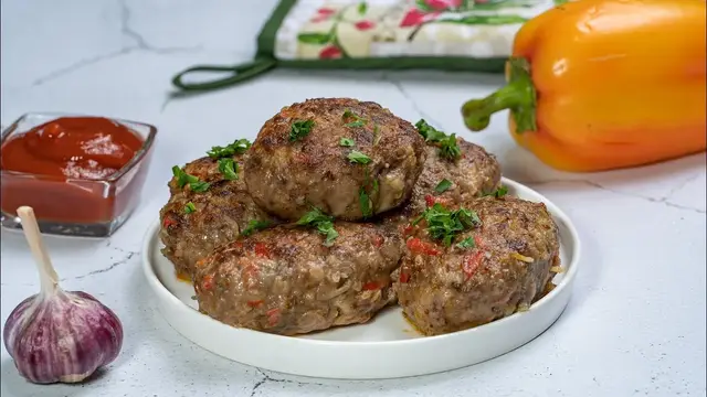 Сочные котлеты без хлеба и яиц