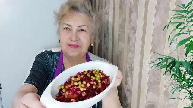 Необыкновенно простой и очень полезный салат из свёклы