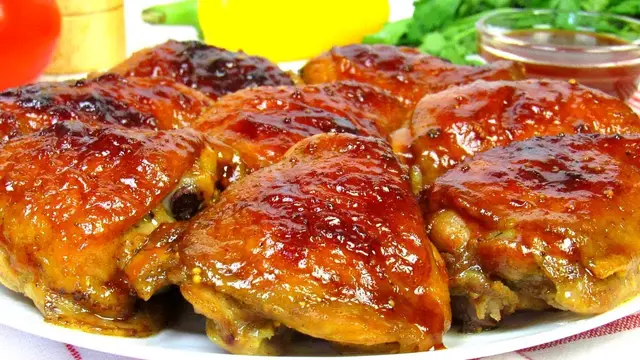 Самые вкусные куриные бедра в духовке