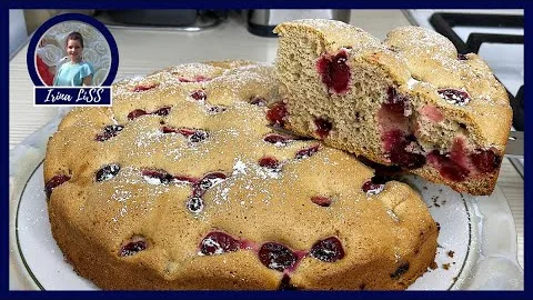Пряная шарлотка с клюквой