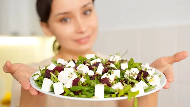 Очень вкусный салат со свеклой
