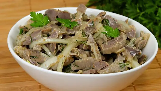 Невероятная закуска из куриный желудочков на новогодний стол