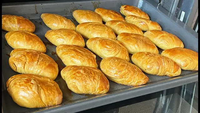 Слоёные пирожки с сырно-творожной начинкой